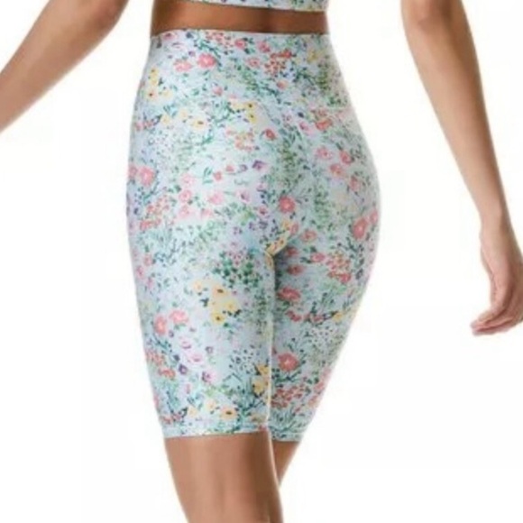 ALICE + OLIVIA • COASTAL GARDEN POWDER BLUE • ATHLETIC SHORTS - Picture 2 of 2